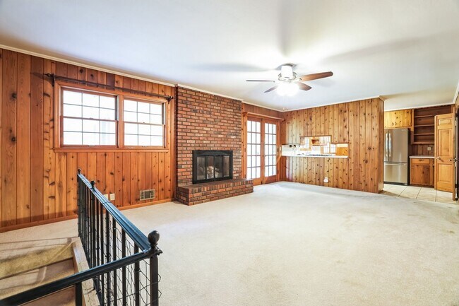 Building Photo - Spacious 5BR / 3BA House in Marietta