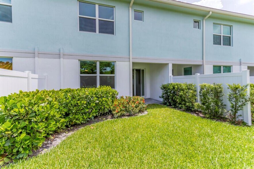 Building Photo - 1857 Spoonbill Ct