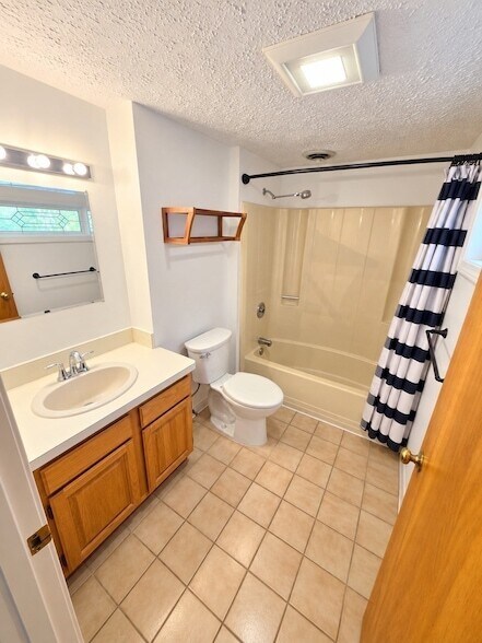 Building Photo - 54 Voyagers Ln