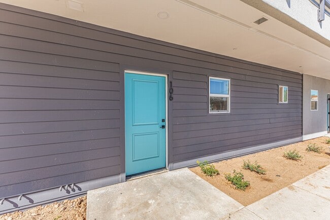 Building Photo - 1435 E Taylor St