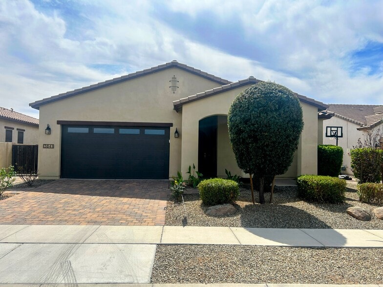 Primary Photo - 3841 E Powell Pl