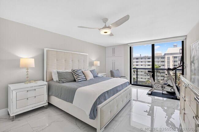 Building Photo - 3115 S Ocean Blvd