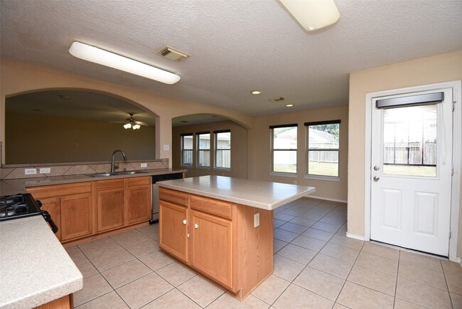 Building Photo - 11215 Overland Trail Dr