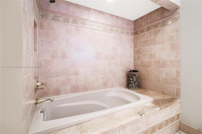 Building Photo - 610 Marquesa Dr
