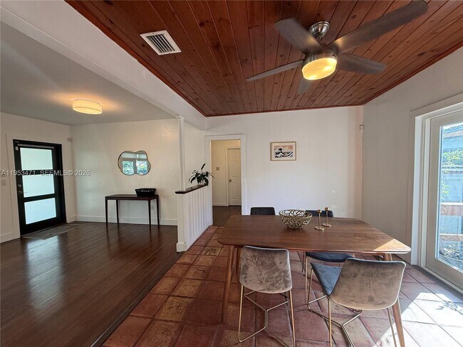 Building Photo - 2728 Kirk St