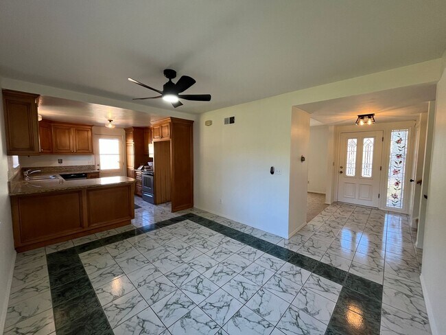 Building Photo - MOUNTAIN VIEWS!! Newbury Park 4+2.5 on cul-de-sac lot!