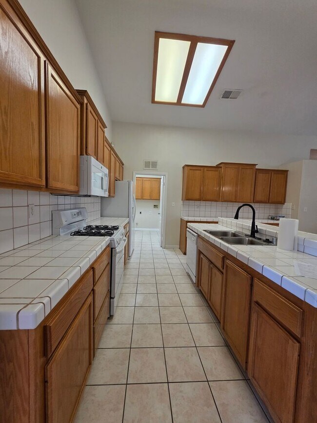 Building Photo - 10104 Brookline Woods Dr