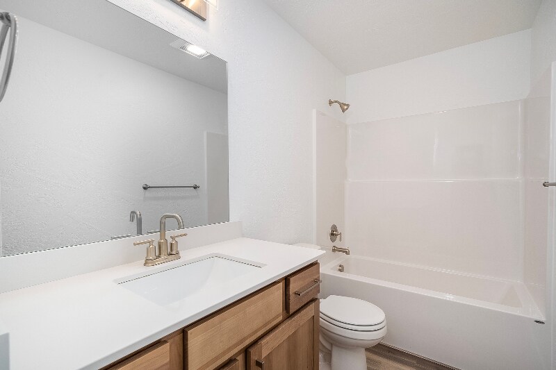 Building Photo - 128 W View Dr