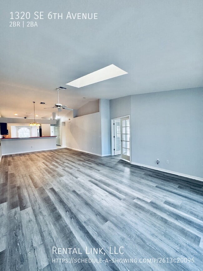 Building Photo - 1320 SE 6th Ave