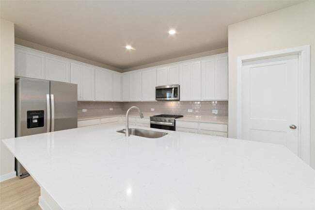 Building Photo - 5831 Westwood Shr Dr