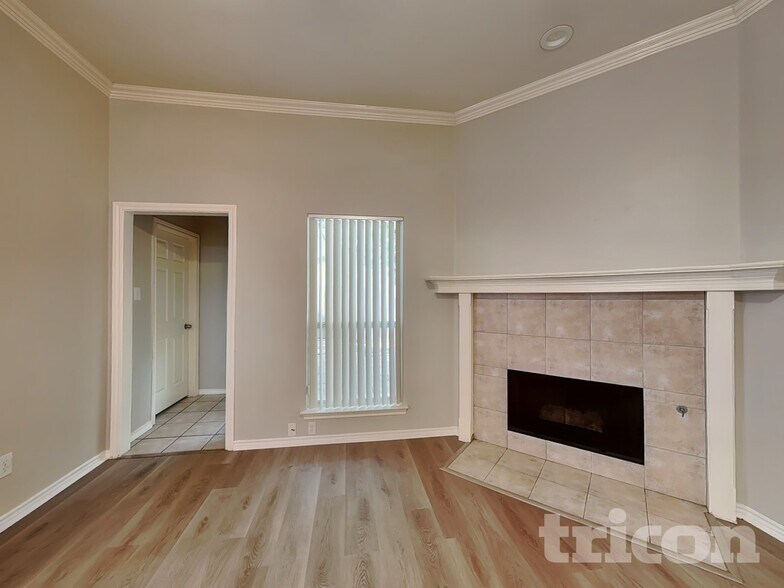 Building Photo - 5933 Sagebrush Trail