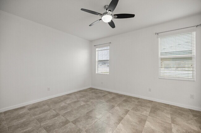 Building Photo - Spacious 4 Bedroom Home with Private Mother-in-Law Suite – Pet Friendly & Move-In Ready!