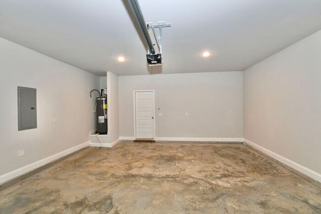 Building Photo - 229 Hellen Vly Dr