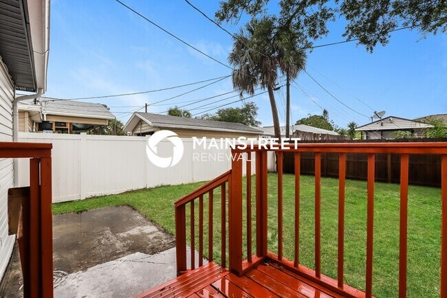 Building Photo - 3 Bedroom Pet-Friendly Home in ST PETERSBURG, FL with Main Street Renewal