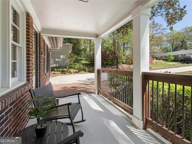 Building Photo - 1572 Berkeley Ln NE