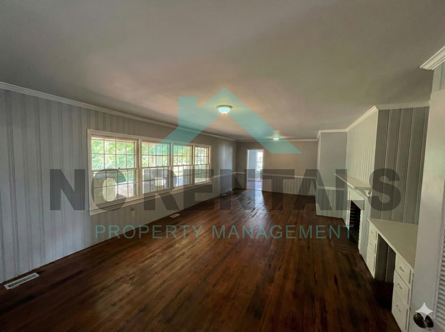 Building Photo - 414 N 3rd St