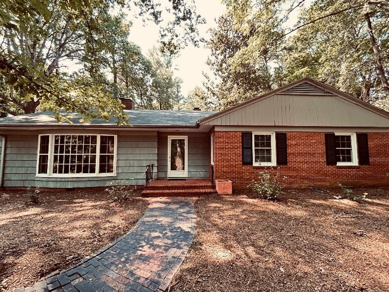 Building Photo - 1329 Old Lystra Rd