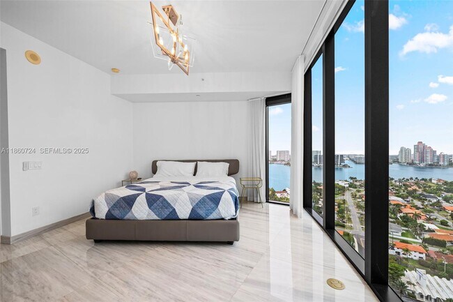 Building Photo - 18555 Collins Ave