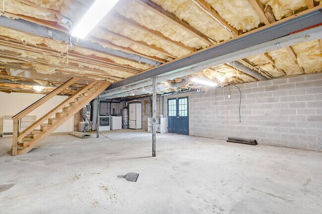 Building Photo - 9395 Blacksmith Dr