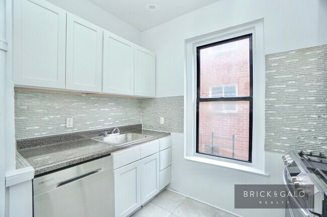 Building Photo - 104 Terrace View Ave