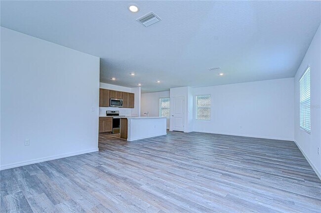 Building Photo - 32463 Weathered Oak Dr