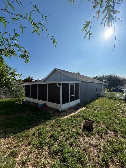 Building Photo - 622 Crystals Blvd