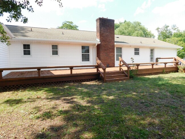Building Photo - 3701 Lavenham Rd