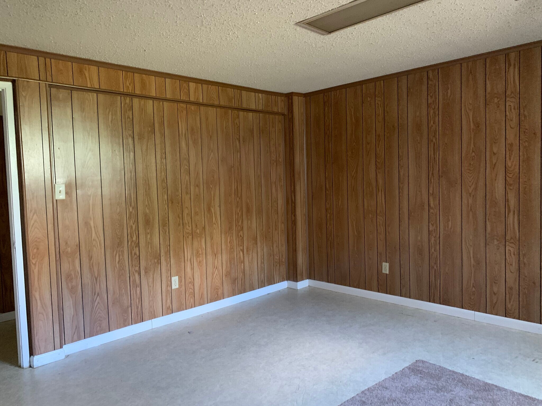Building Photo - 207 Chenault Ct