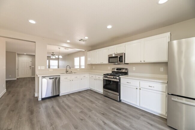 Building Photo - 615 Backbone Mountain Dr