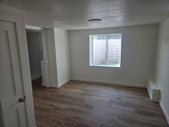 Building Photo - 520 W Garland Ave