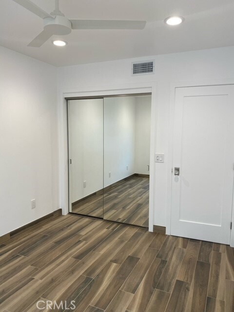 Building Photo - 557 N Olive St