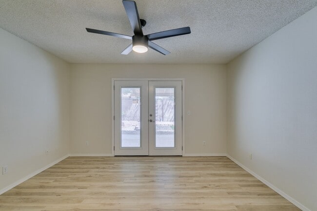 Building Photo - EASTERN AND WINDMILL 3 BEDROOM HOME WITH LARGE BACKYARD, NO HOA, AND SOLAR PANELS