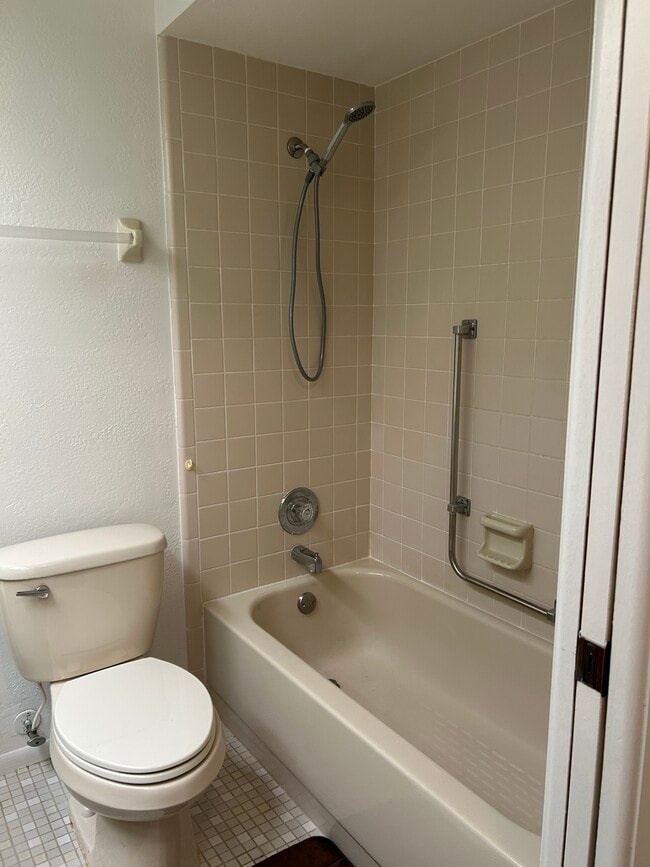Building Photo - 6665 Water Oak Ct