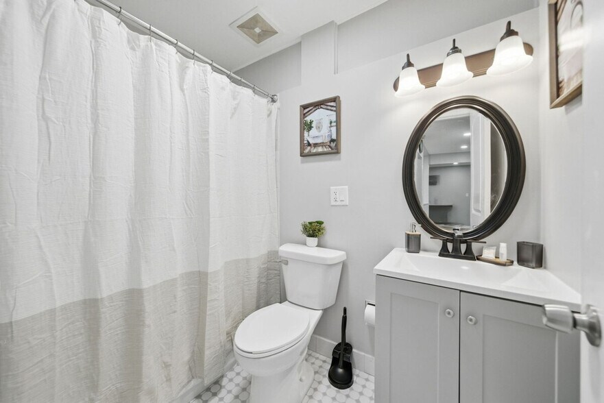 Building Photo - 12804 W Playfield Dr