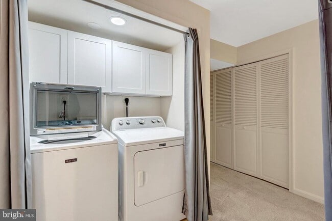 Building Photo - 15350 Inlet Pl