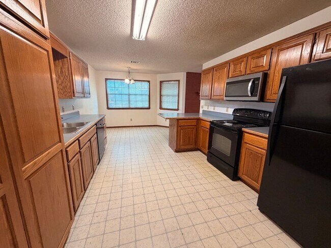 Building Photo - 1006 Nightingale Ln