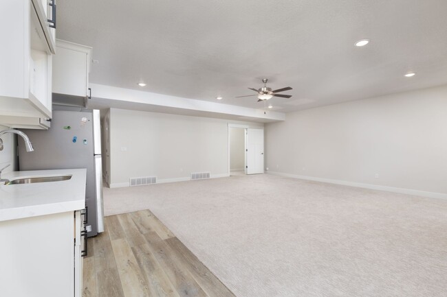 Building Photo - **Charming Home in Provo, UT 84401 – Avail...