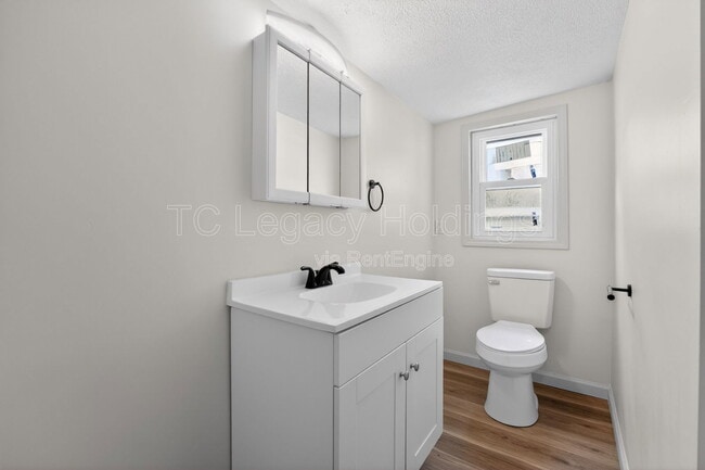 Building Photo - 73 Beechwood Ave