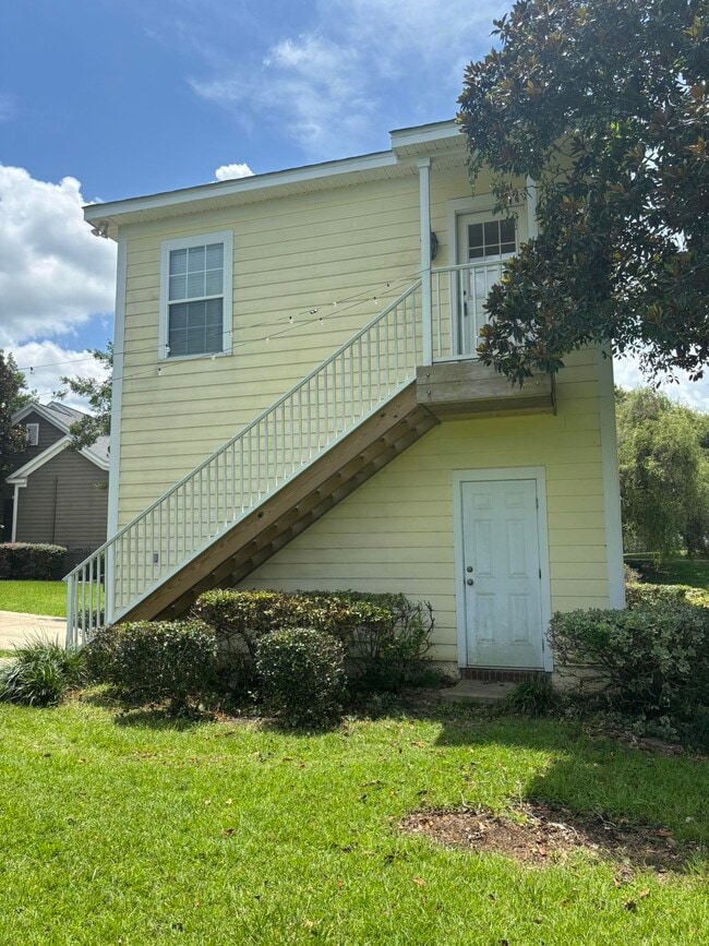 Building Photo - 3722 Longfellow Rd