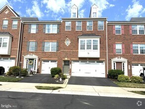 Building Photo - 25795 Clairmont Manor Square