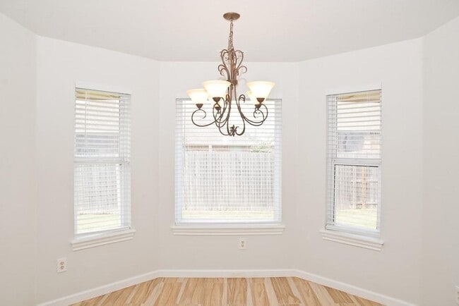 Building Photo - 826 Rickwood Cir