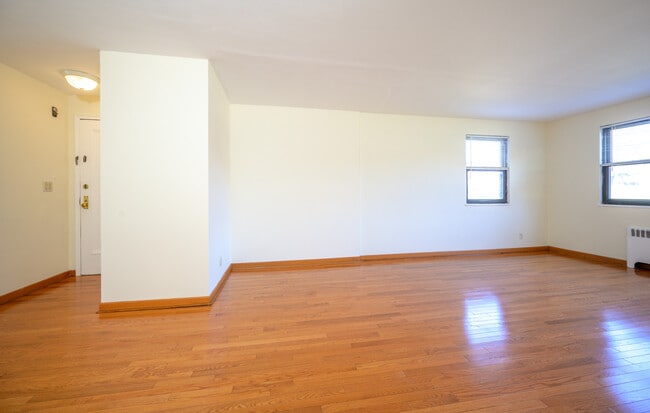 Building Photo - 154 Martling Ave