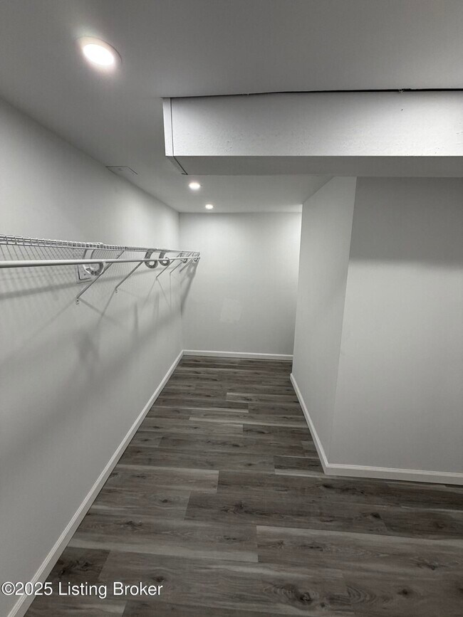 Building Photo - 5414 Bungalow Dr