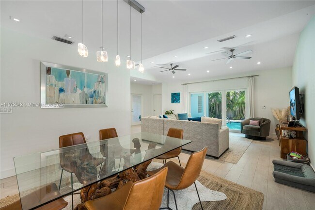 Building Photo - 4183 Pamona Ave