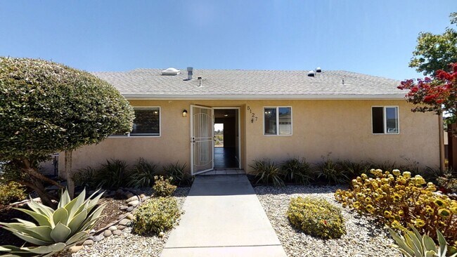 Building Photo - Beautiful House on Manhasset! Great Views! (Lease out, pending signatures. Check back in a few da...