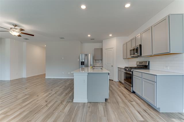 Building Photo - 832 Tulip Ct