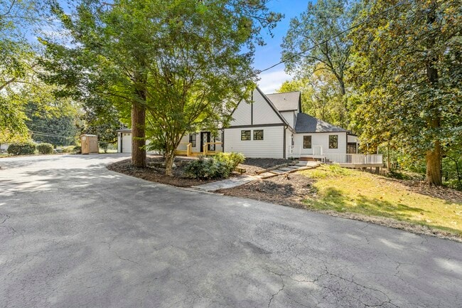 Building Photo - 1620 Chevron Way