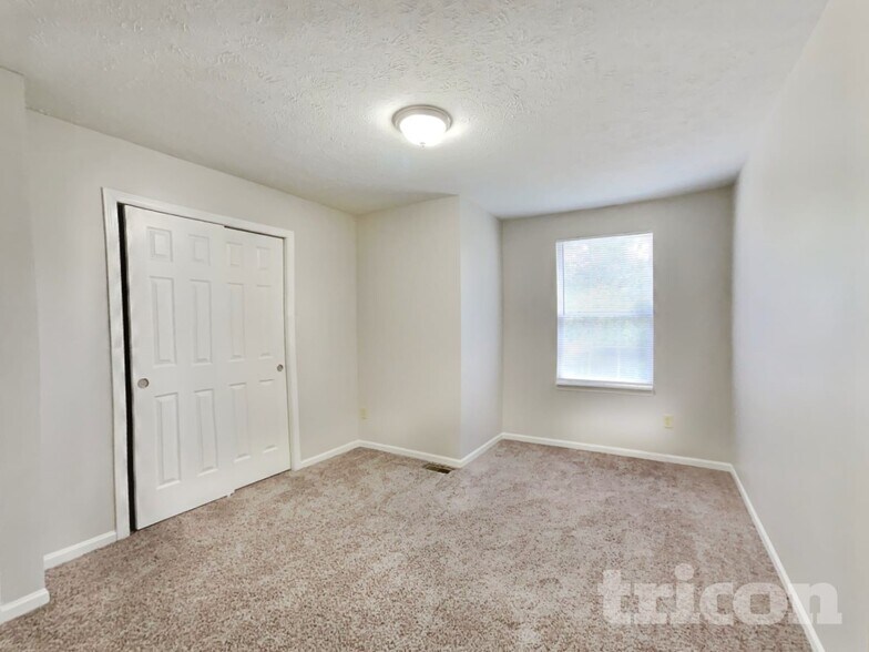 Building Photo - 6422 Coconut Ct