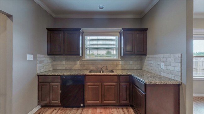 Building Photo - 2700 Horse Haven Ln