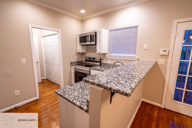 Building Photo - 1188 Ira St SW